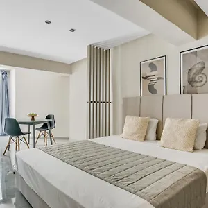 Sanders Crystal Larnaca